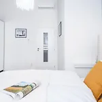 Stylish Large Apartment At Super Central Location