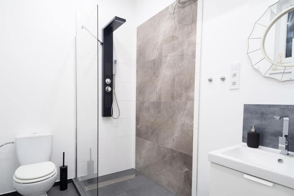 Apartment Stylish Large At Super Location *