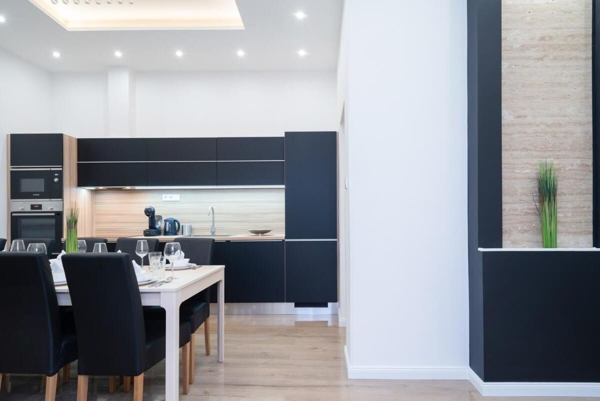 Apartment Stylish Large At Super Location *