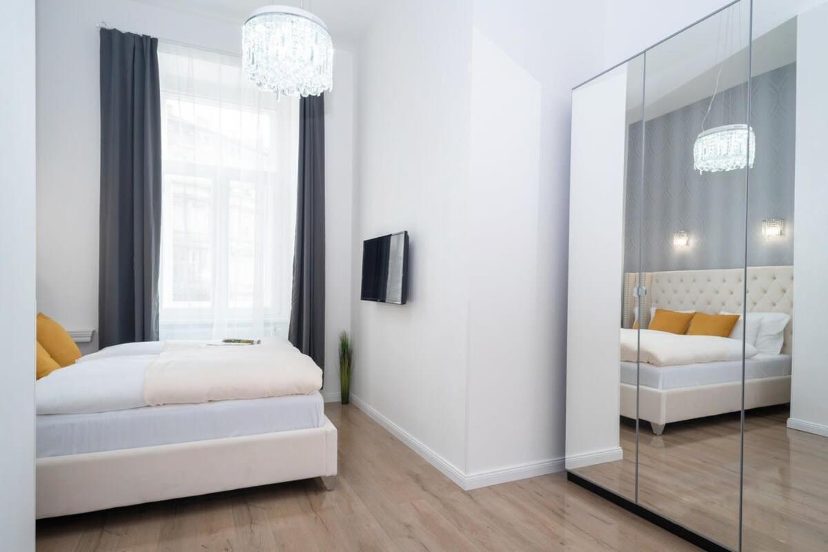 Apartment Stylish Large At Super Location